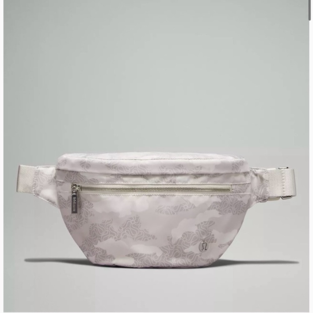 Lululemon City Adventurer Belt Bag Heritage Camo Yogo White Opal Multi NWT 2.5L